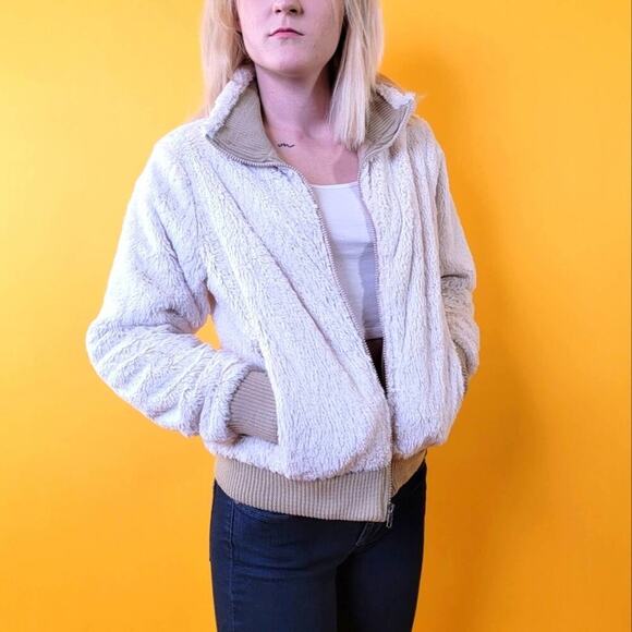 2014 Patagonia Fuzzy Fleece Cream White Parka Jacket - S - Picture 3 of 12